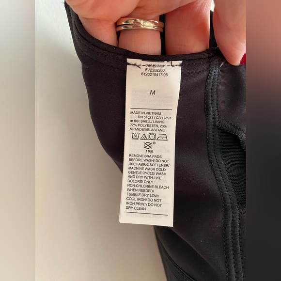 Old Navy Light Support PowerSoft Longline Sports Bra - Picture 9 of 13